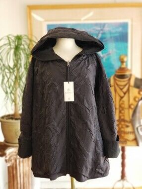 Reversible Women's Black Hooded Textured Jacket